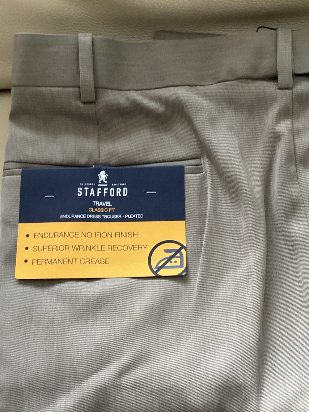 New with tags Stafford Men’s pleated front button cuffed  hem Light Taupe
